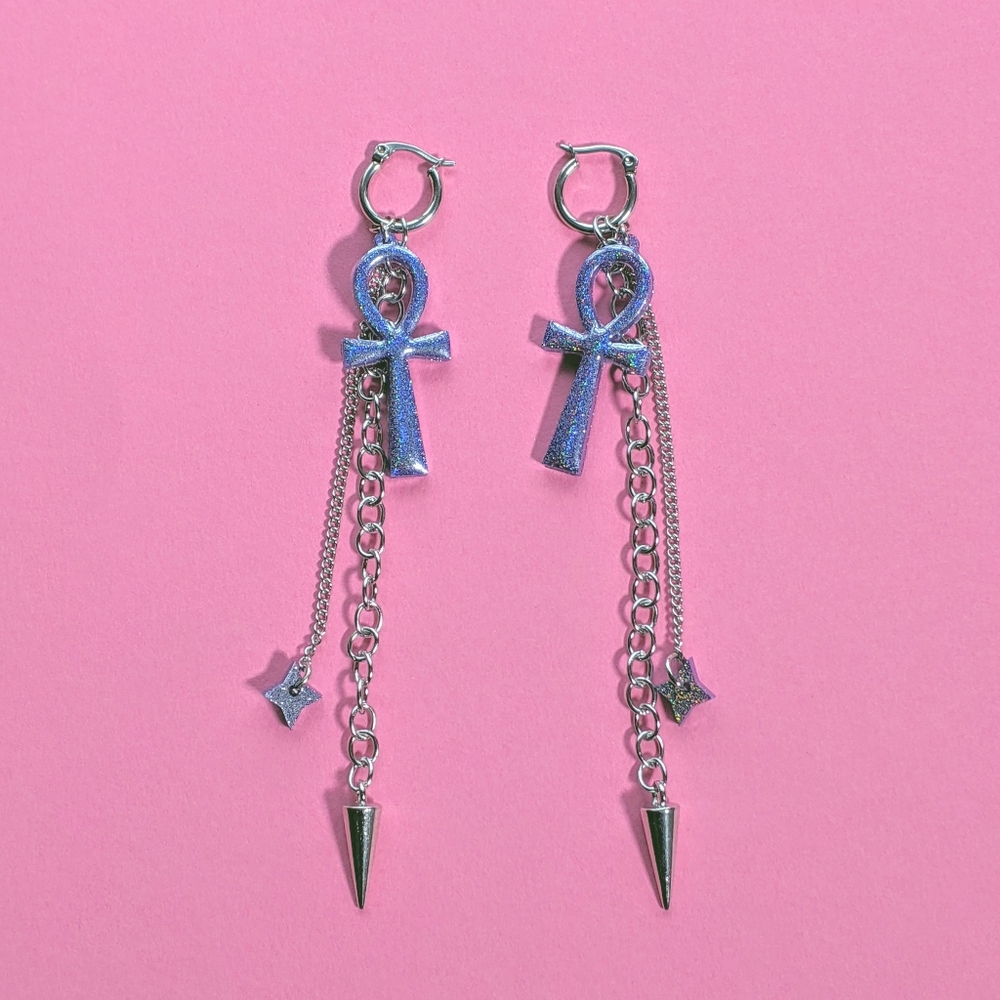 ⭐Holographic Lilac Amaris Earrings⭐